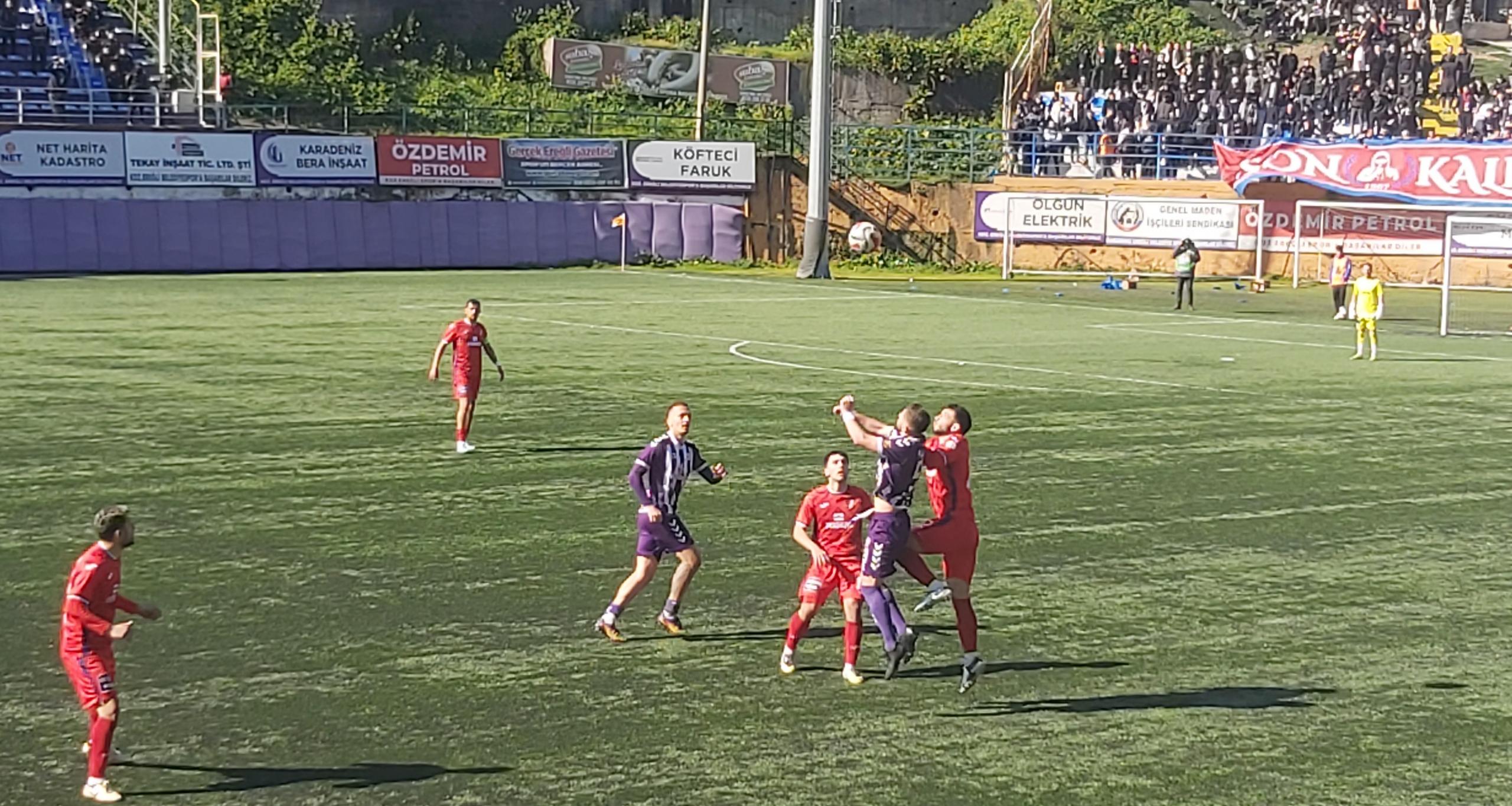 Ereğli Bu Galibiyete çok sevindi; İnandı, Kazandı! Ereğli Belediyespor Düzcespor’u İlk Kez Mağlup Etti.