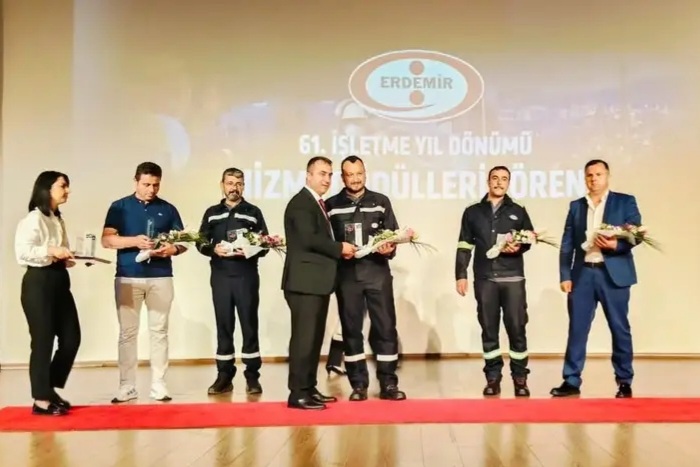 Türk Metal Sendikası Ereğli Başkanı Kalfa Ödül takdim etti; Erdemir’de 61.Yıl Gururu ve Çalışanlara Altın Töreni